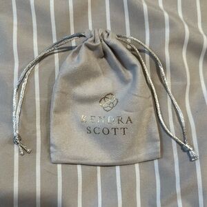 Kendra Scott necklace NWT